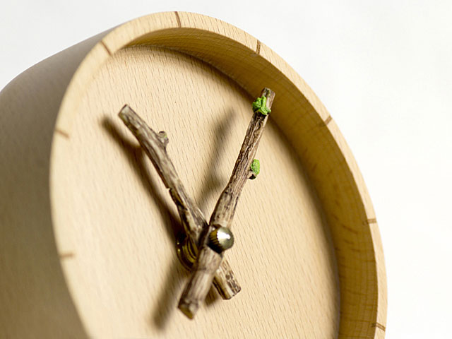 Bud Wooden Desk Clock